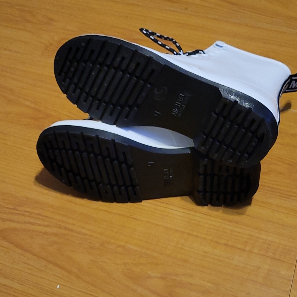 Michael Kors Boots - Picture 9 of 9